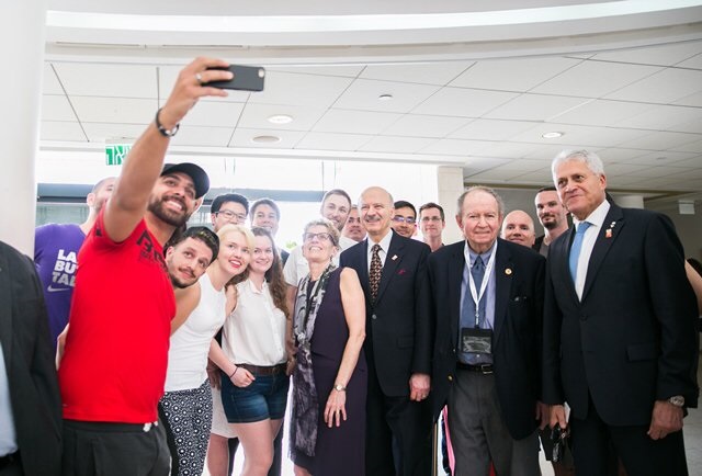 Taking a selfie with the Premier, Minister Moridi & York students at Tel Aviv University.