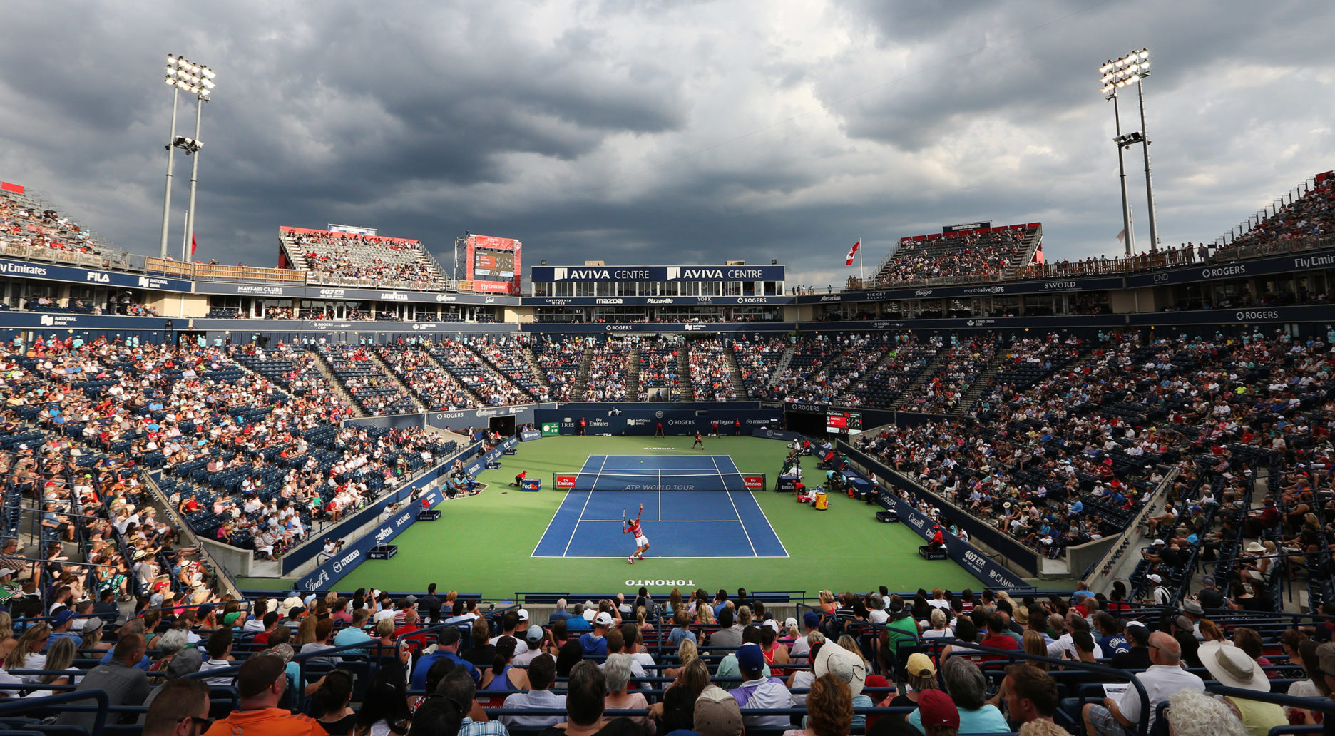 Crowd watching Milos Raonic at the Rogers Cup.